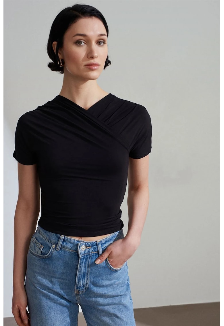 Bluza dama - slim fit - decolteu in V - negru - jerseu