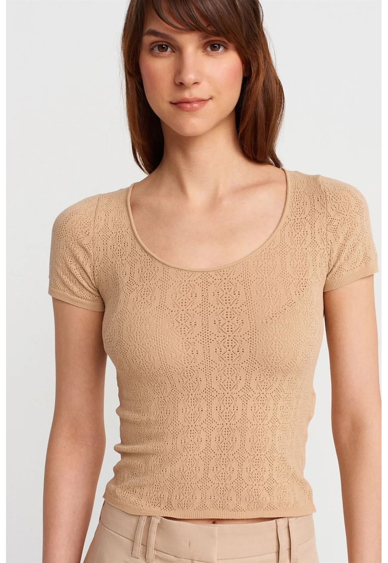 Bluza dama - Bluza Slim Fit Texturata - Bej Natural - Maneca scurta - Fara inchidere - 73% viscoza - 27% poliamida -