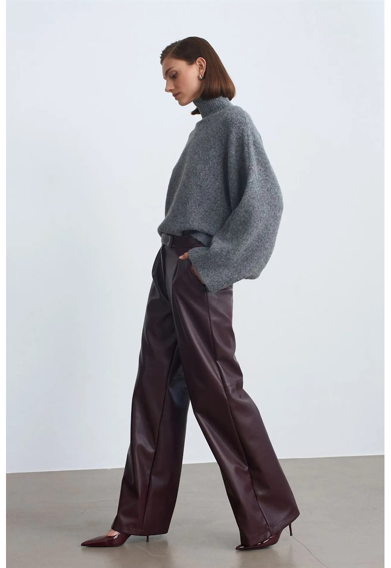 Pantaloni dama - talie inalta - picior larg - rosu burgundy - imitatie de piele