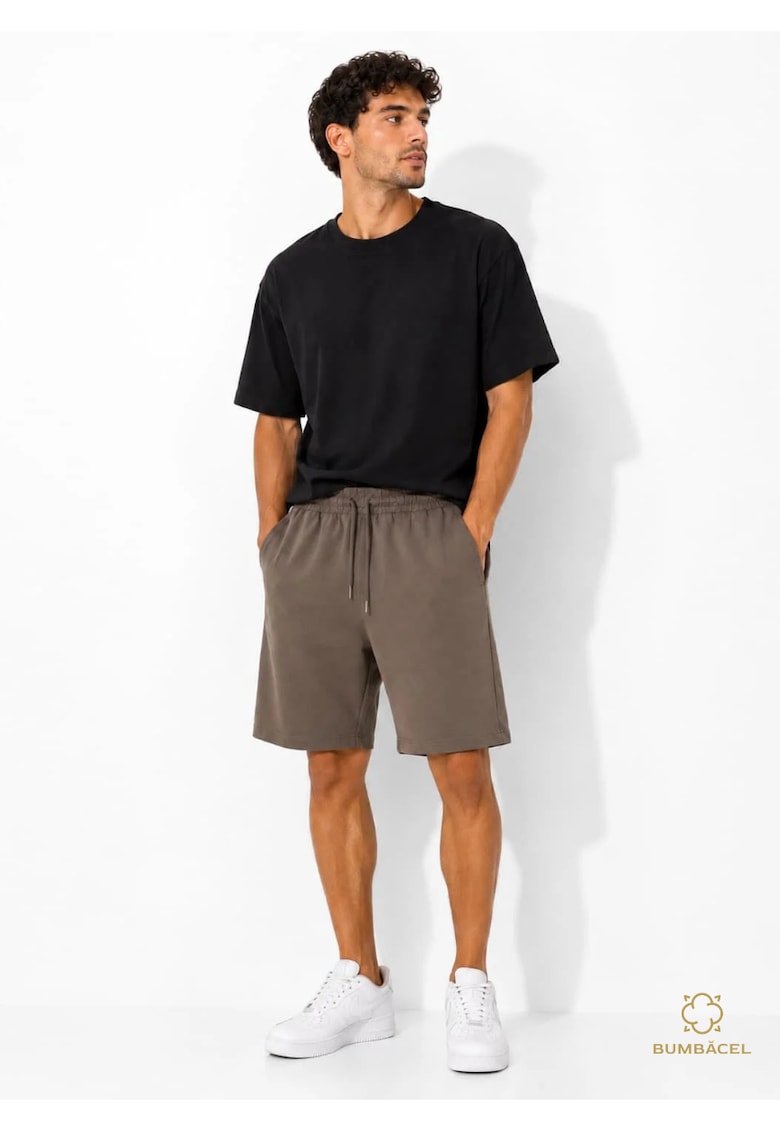 Pantaloni sport scurti pentru barbati - din bumbac - cu buzunare si snur in talie - Maro