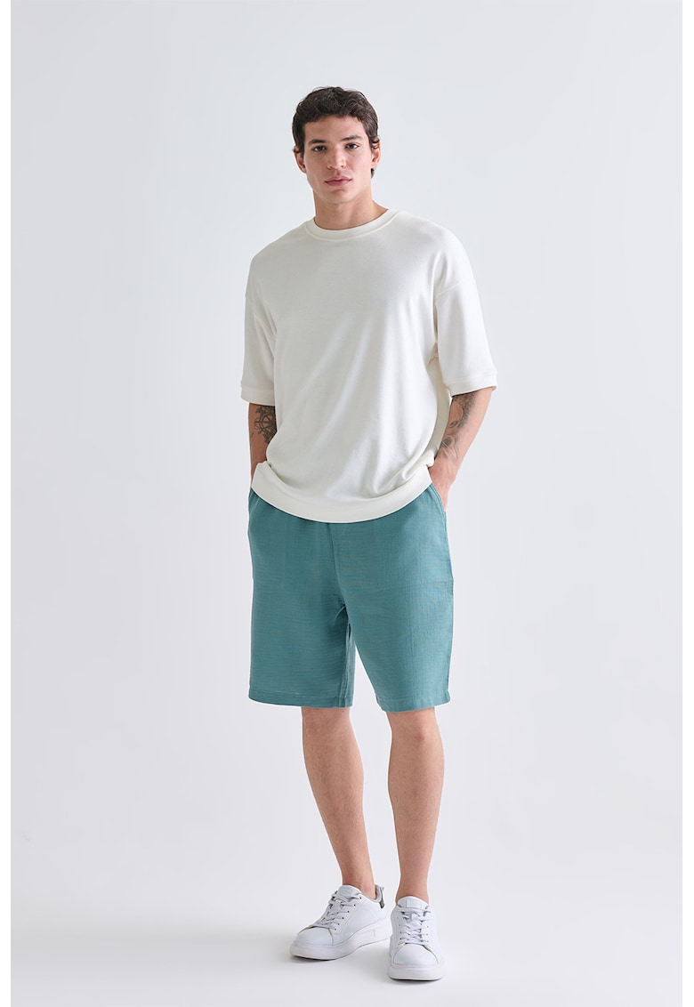 Pantaloni scurti relaxed fit din bumbac cu buzunar aplicat pe spate - Albastru teal