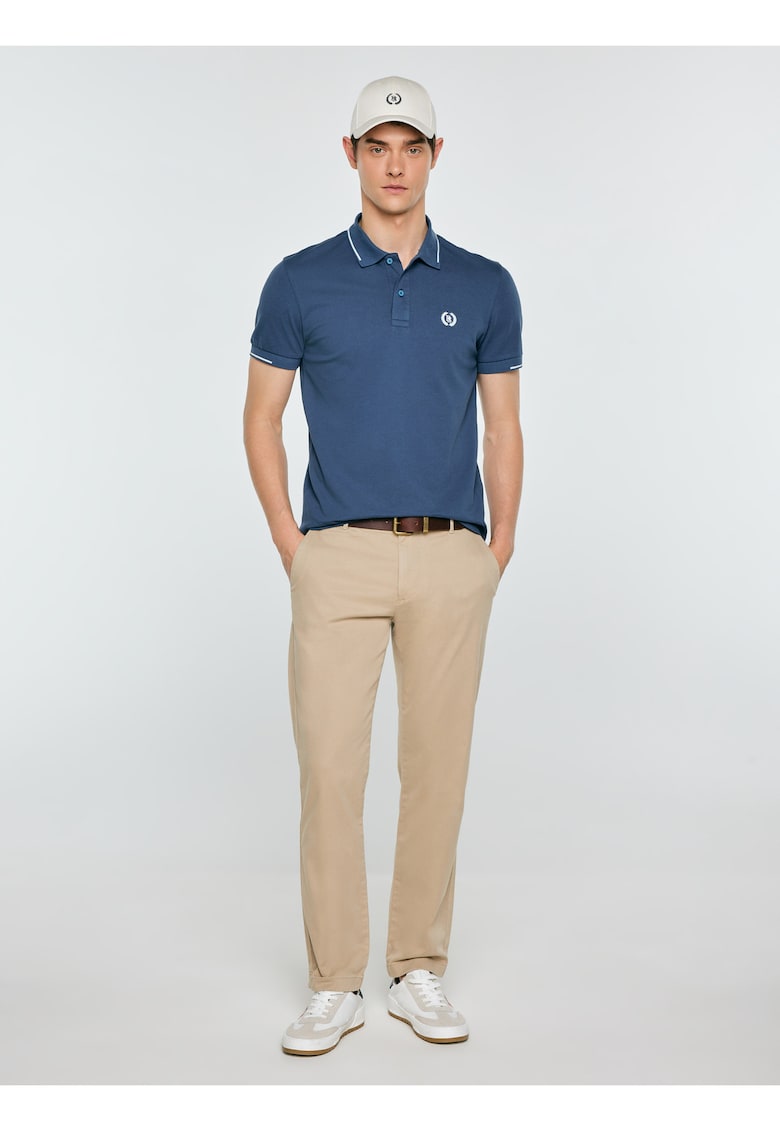Tricou polo cu detaliu logo in piept