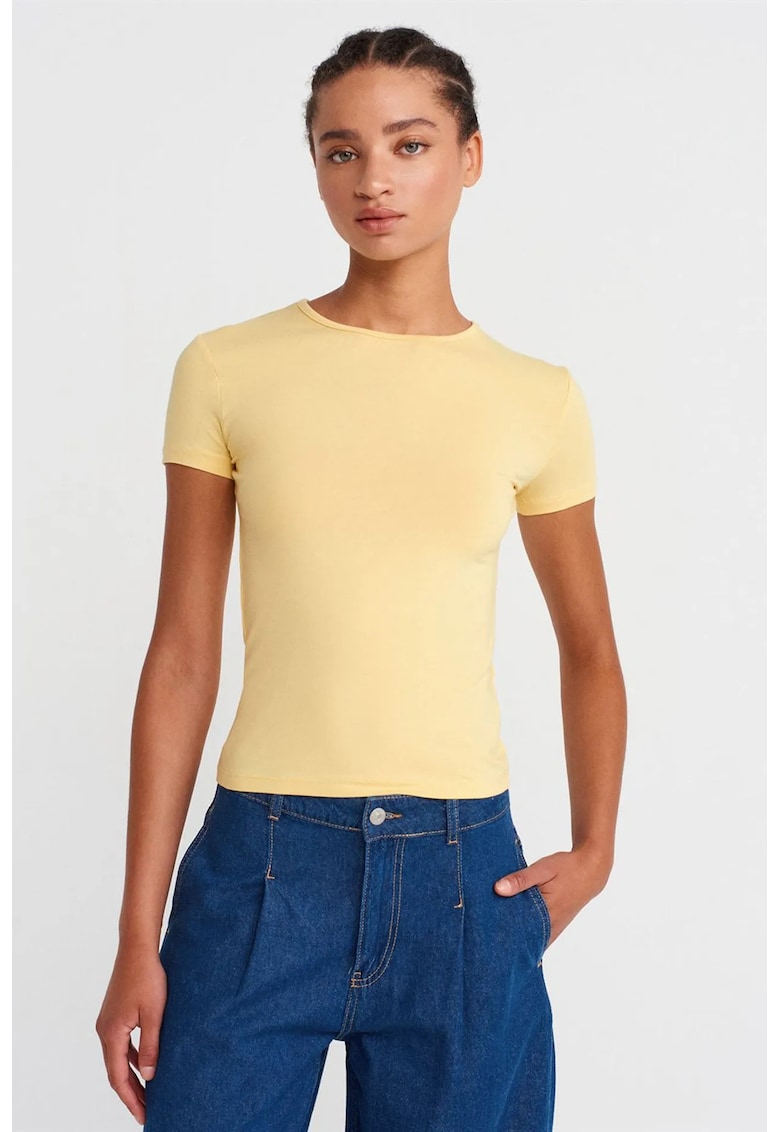 Tricou dama - crop - slim-fit - galben lamaie - elastic