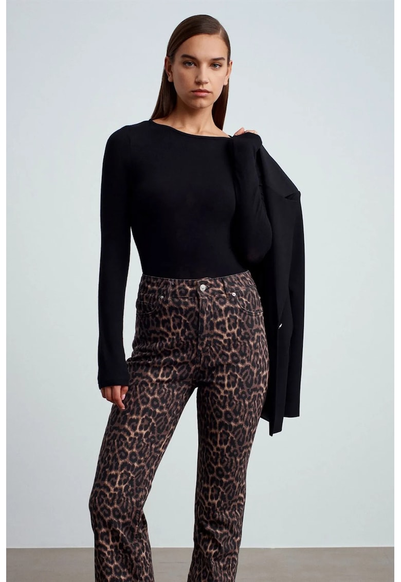 Bluze dama - bluza cu guler barcuta - cu nervuri - negru - casual