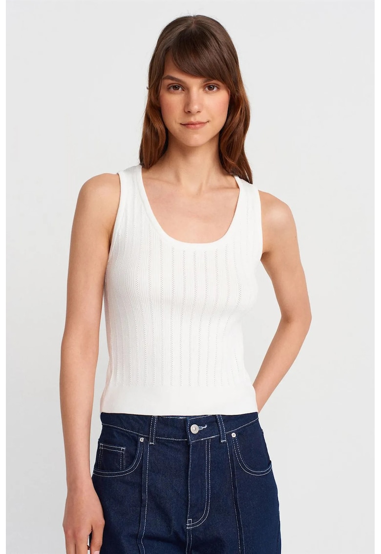 Bluza dama - fara maneci - mulata - alb - tricotat -