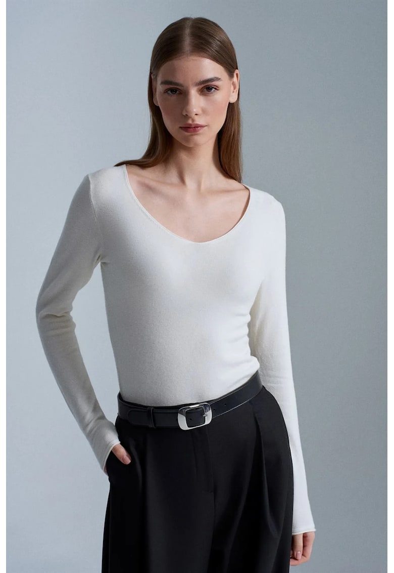 Pulover dama - slim fit - decolteu in V - alb - tricot reiat -