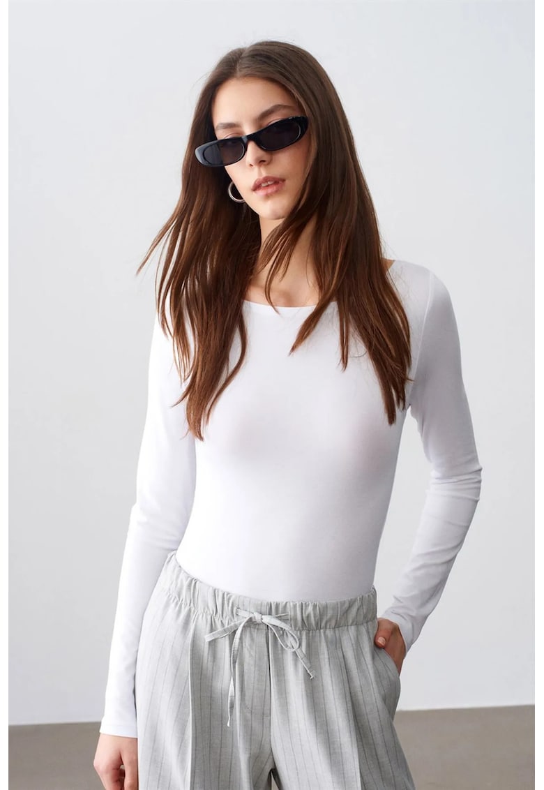 Body slim fit - alb - maneca lunga - elastic - 47% modal - 46% bumbac - 7% elastan