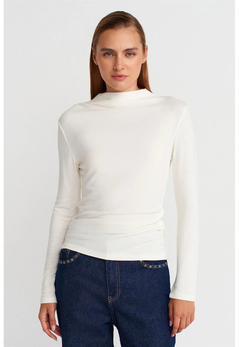 Bluze dama - bluza cu guler semi-rulat - mulata - alb - cu nervuri