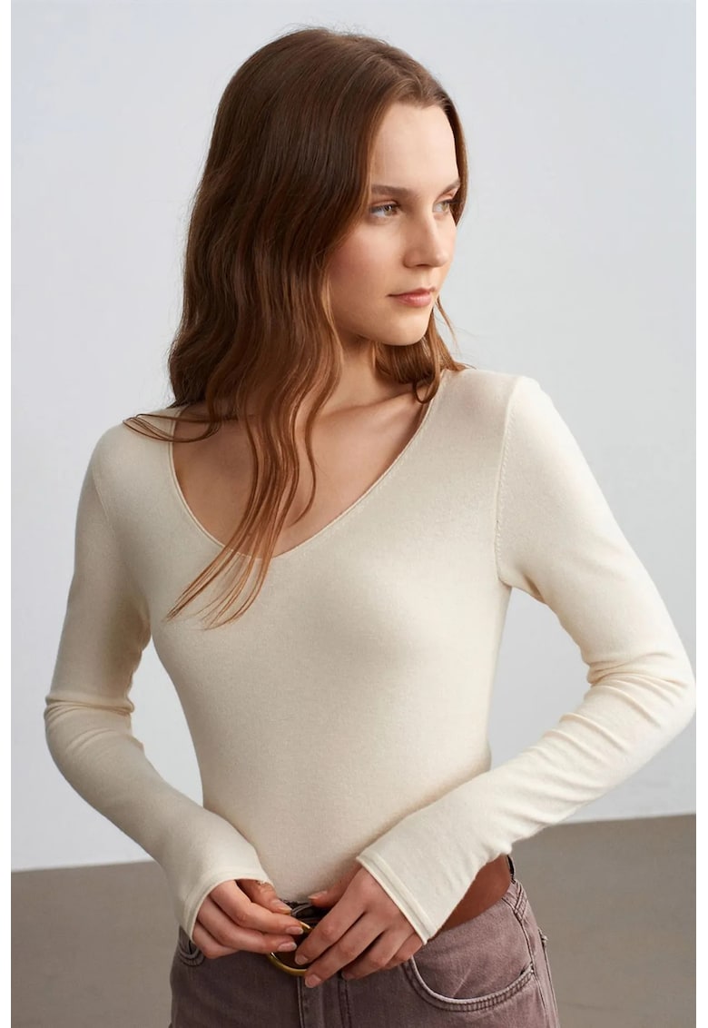 Pulovere dama - Pulover Slim Fit - decolteu in V - crem natural - tricot reiat -