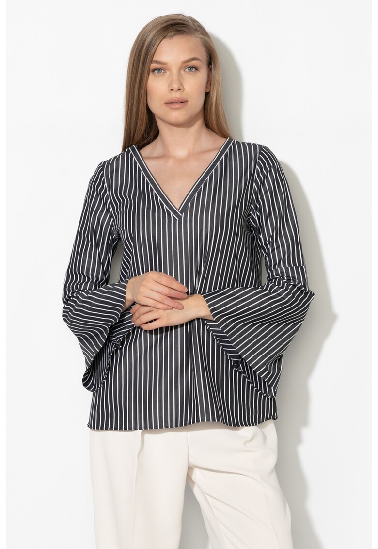 Bluza cu decolteu in V si maneci evazate