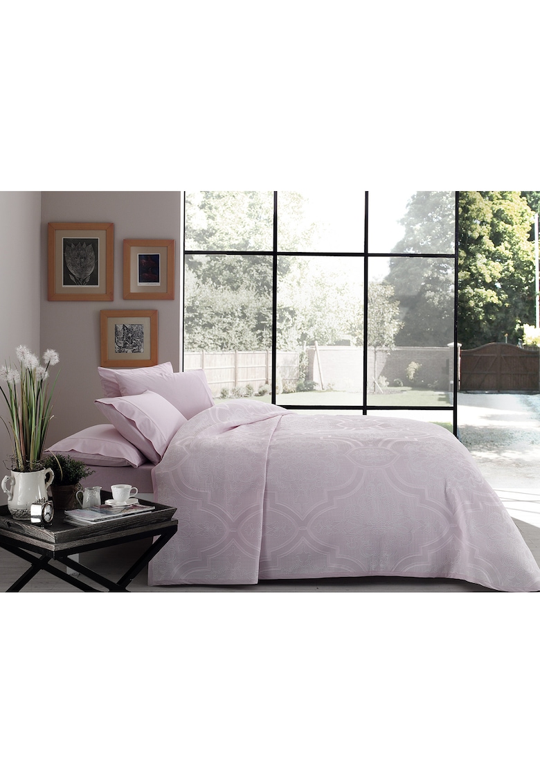 Lenjerie de pat pentru 2 persoane Jaquard cuvertura 230x250 cm - cearceaf pat cu elastic 160x200 cm si 2 fete de perna 50x70 cm - roz pal