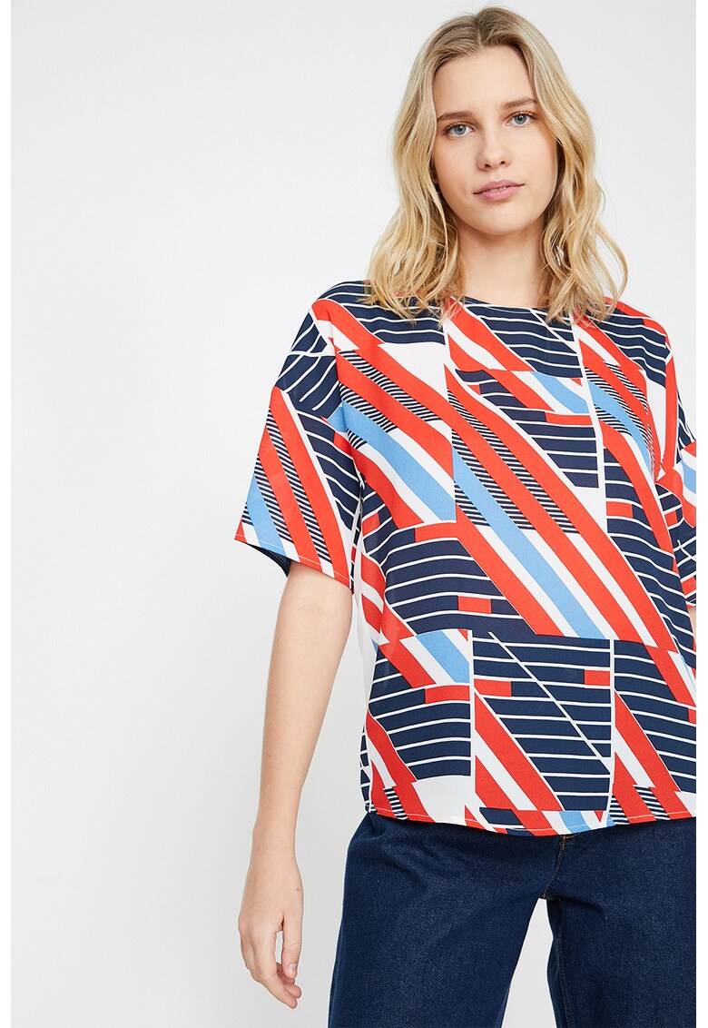 Bluza cu maneci scurte si model geometric