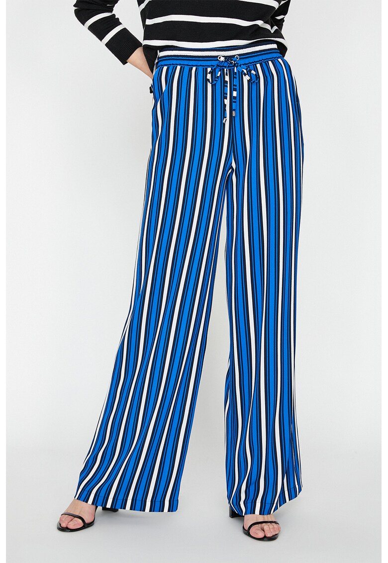 Pantaloni lungi cu croiala ampla si model in dungi