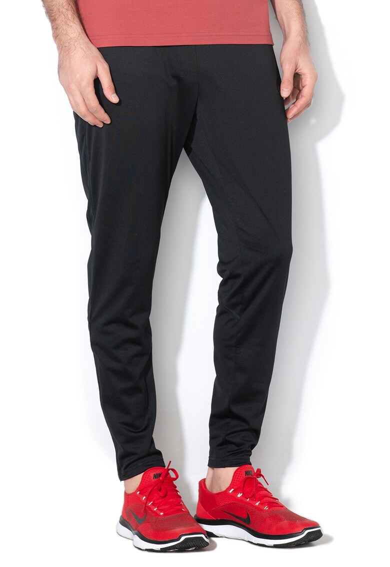 Pantaloni pentru fitness - realizati cu Dri-Fit