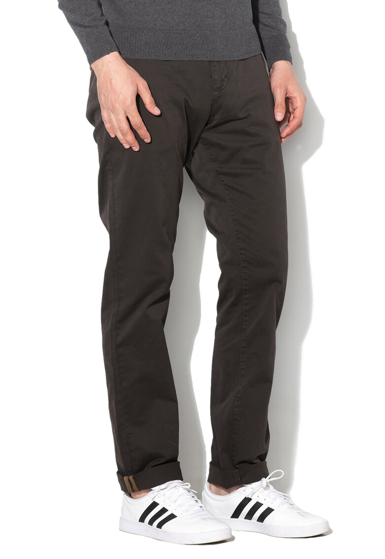 Pantaloni chino cu buzunare cu nasturi