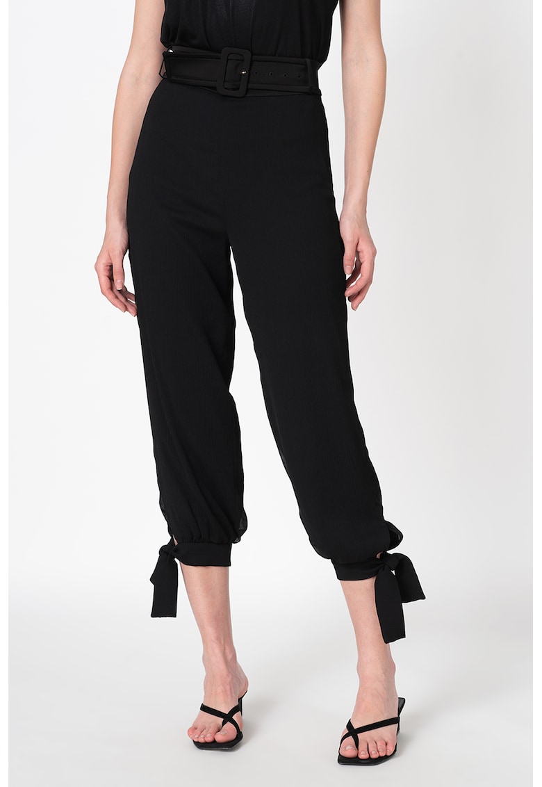 Pantaloni relaxed fit cu curea Eulalia