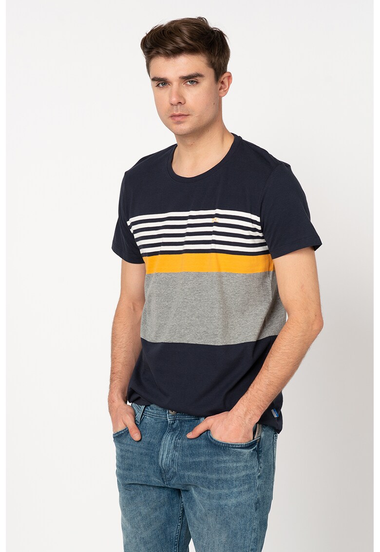 Tricou cu model in dungi