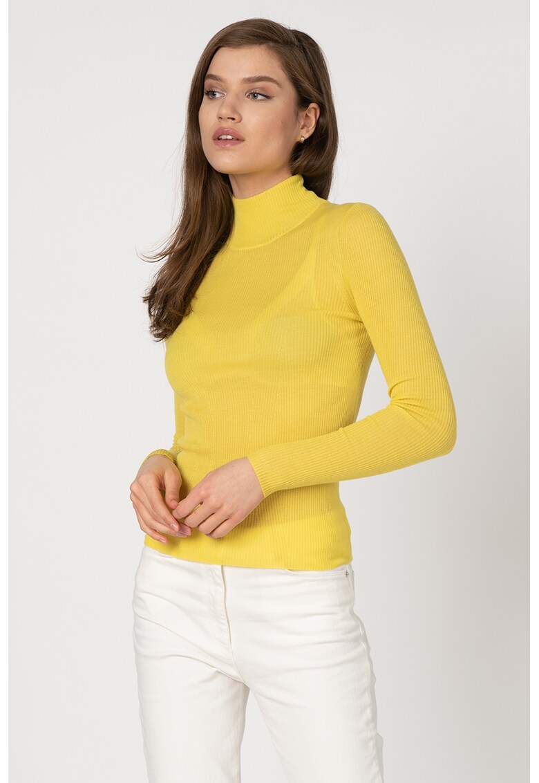Pulover de lana - tricotat fin - cu striatii
