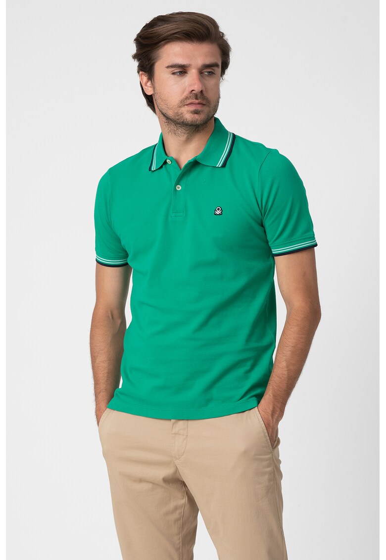 Tricou polo cu logo discret