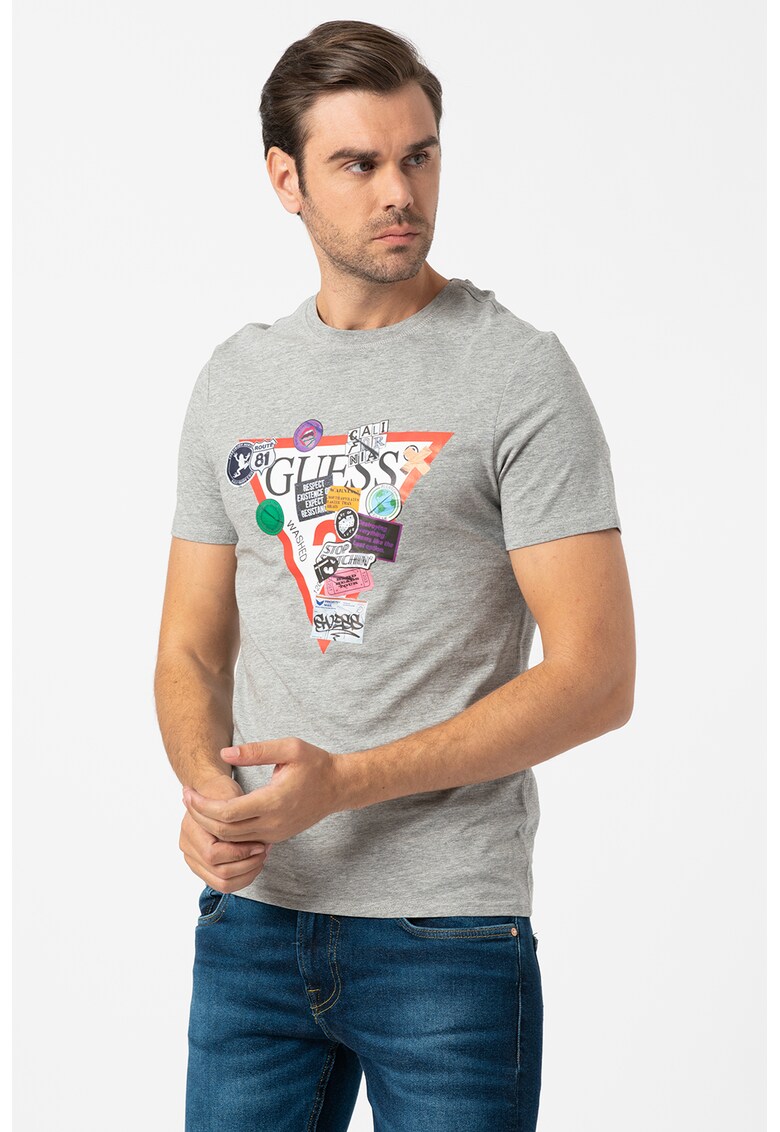 Tricou cu decolteu la baza gatului si imprimeu logo si text