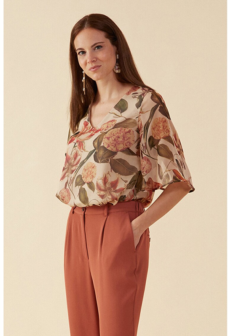 Bluza cu decolteu in V si model floral