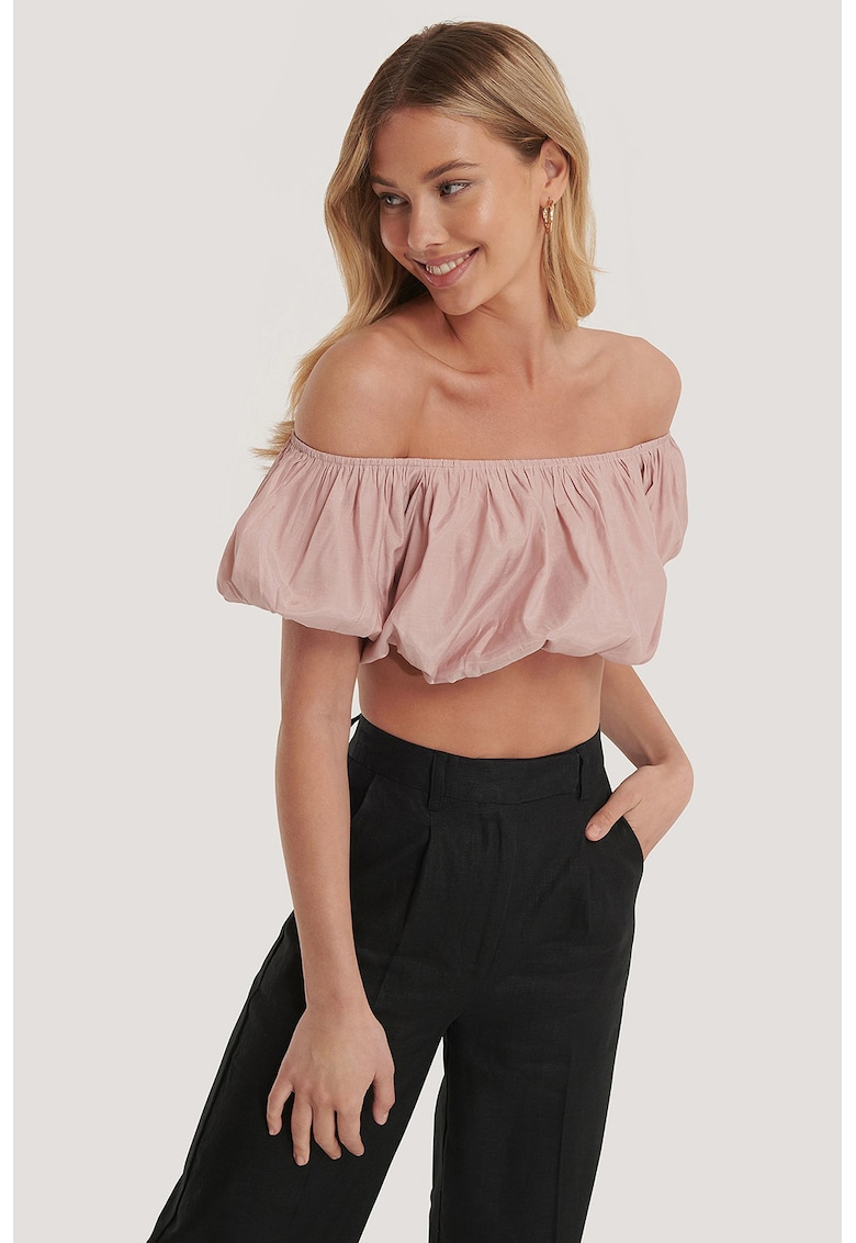 Bluza crop cu decolteu pe umeri