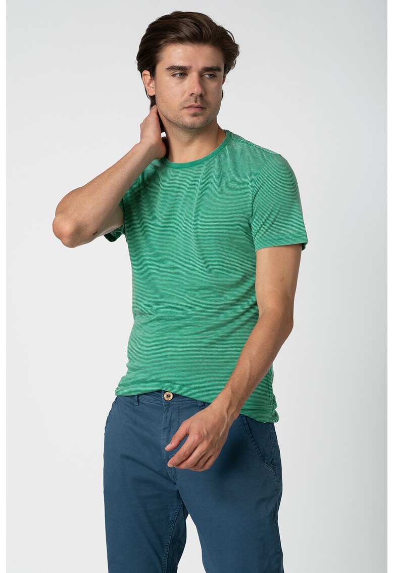 Tricou cu model in dungi