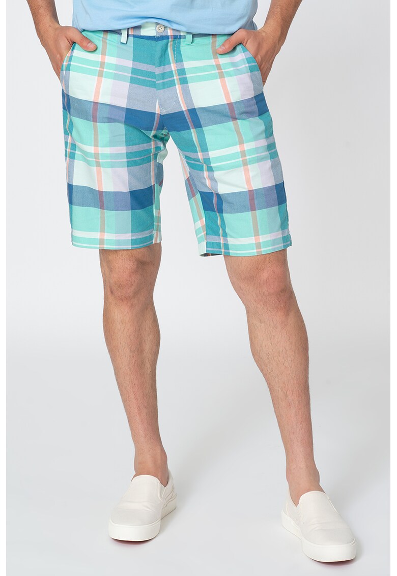 Pantaloni scurti cu model in carouri si talie medie