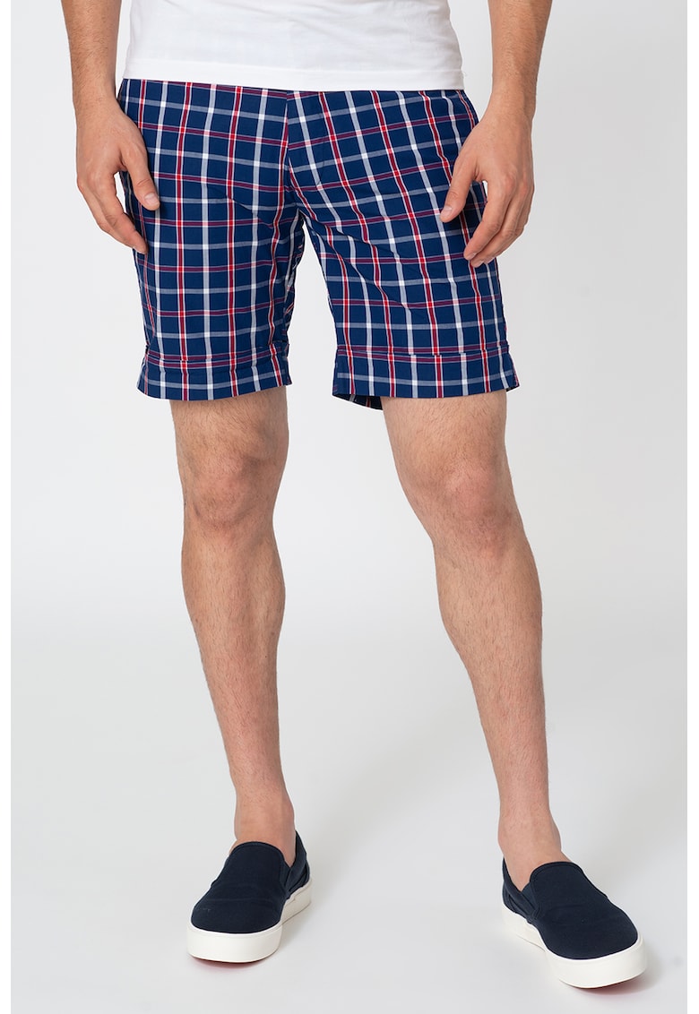 Pantaloni scurti cu model in carouri