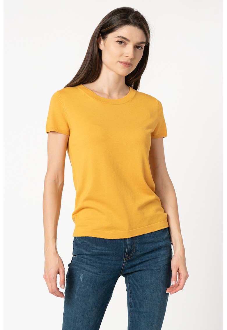 Tricou tricotat fin - cu decolteu la baza gatului