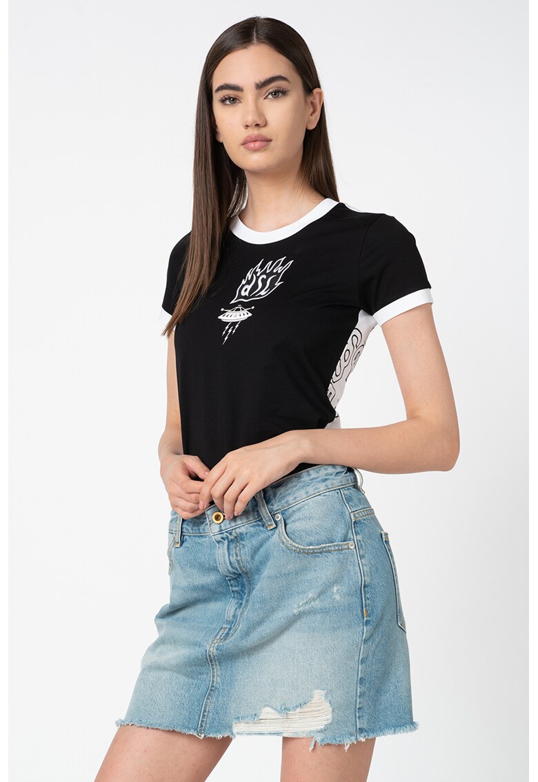 Tricou cu decolteu la baza gatului si imprimeu Supery