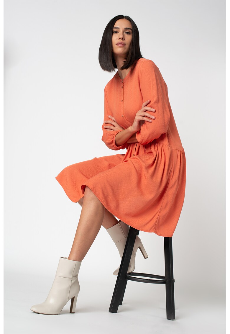 Rochie midi evazata cu nasturi