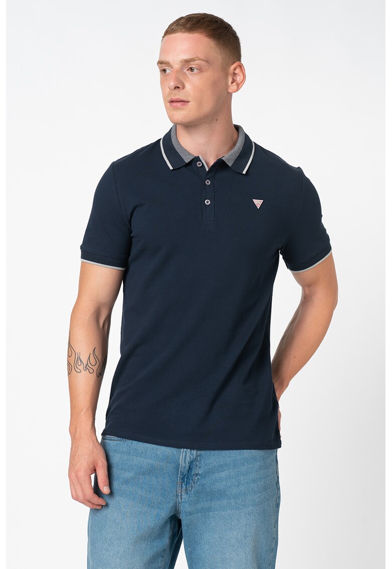 Tricou polo cu logo discret
