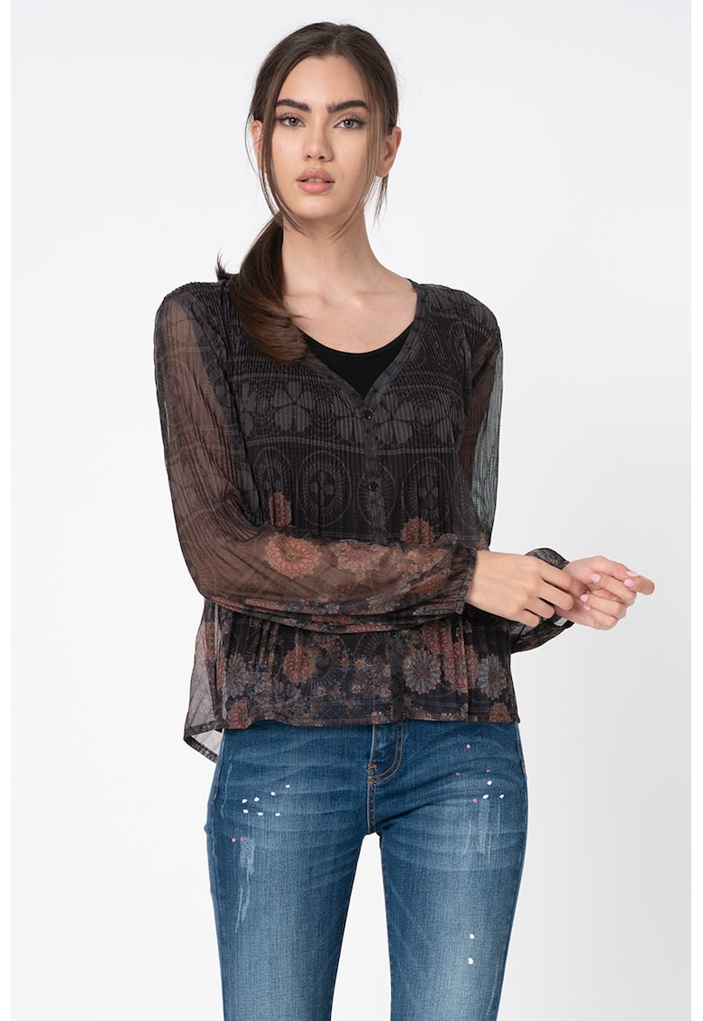 Bluza vaporoasa cu imprimeuri variate