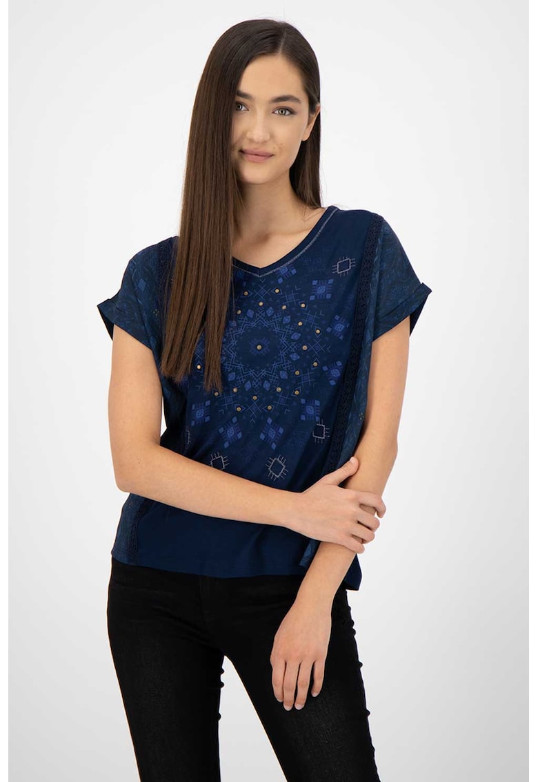 Tricou lejer cu model geometric