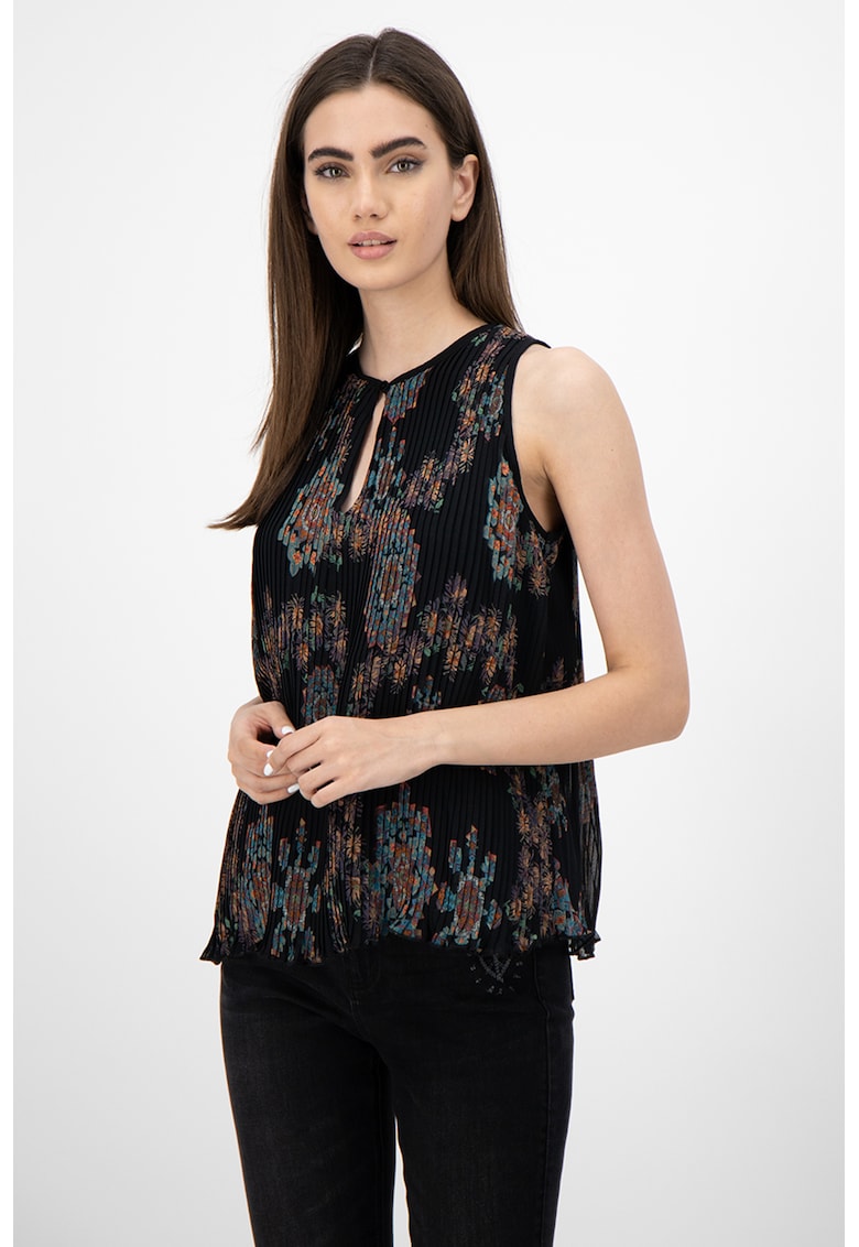 Bluza cu model floral si model plisat