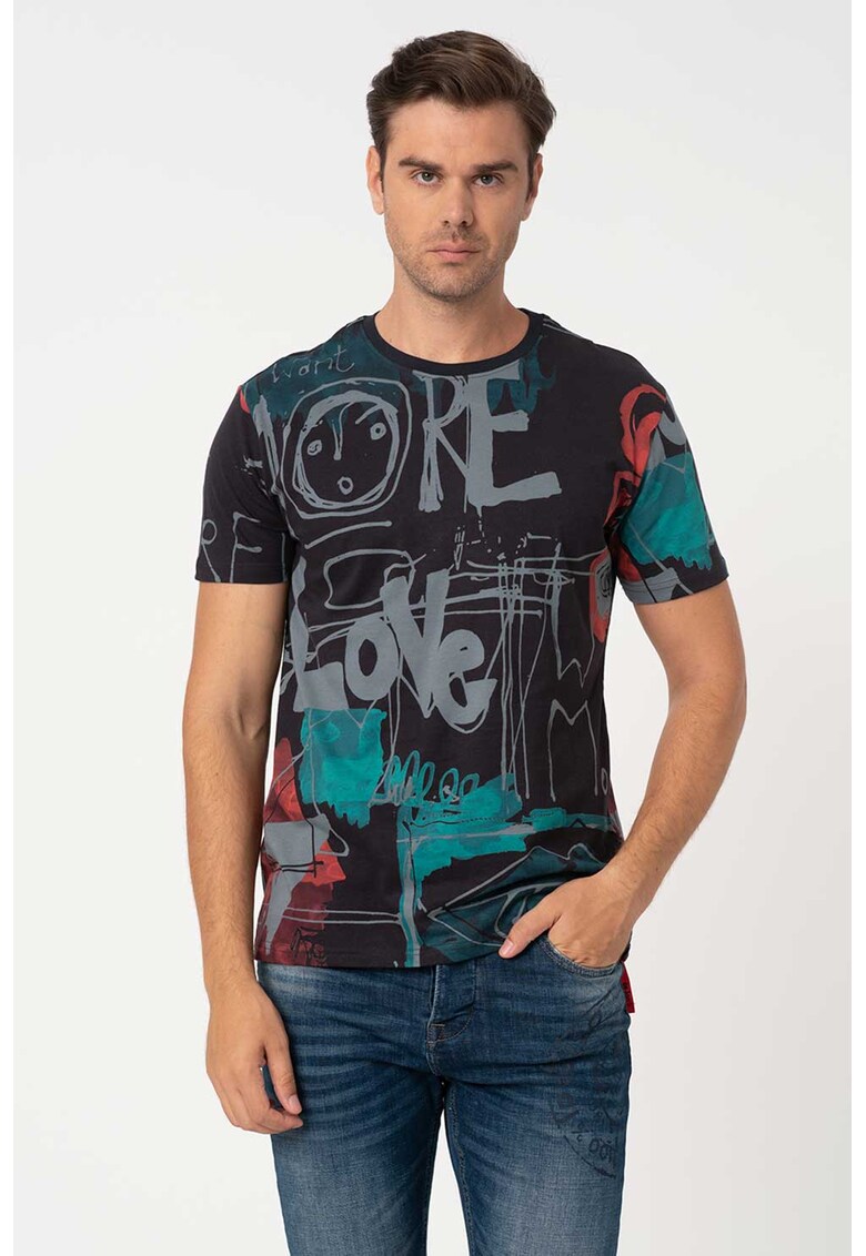 Tricou cu decolteu la baza gatului si imprimeu grafic Ian