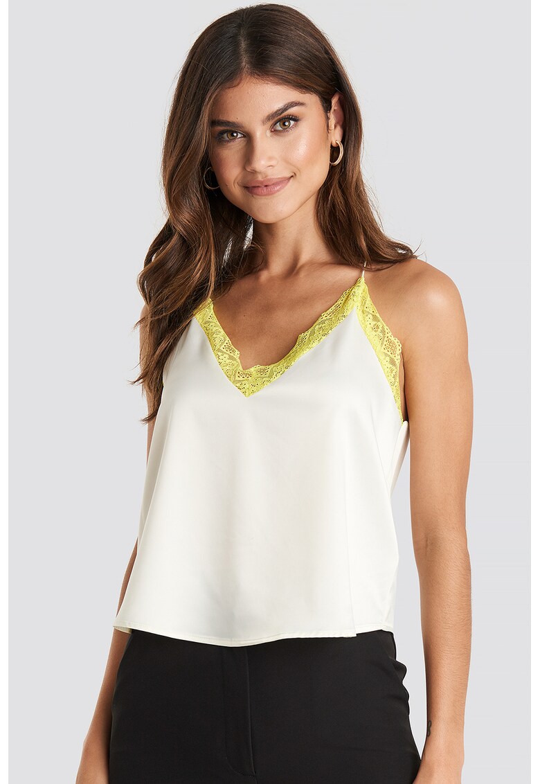 Top din satin cu garnituri de dantela