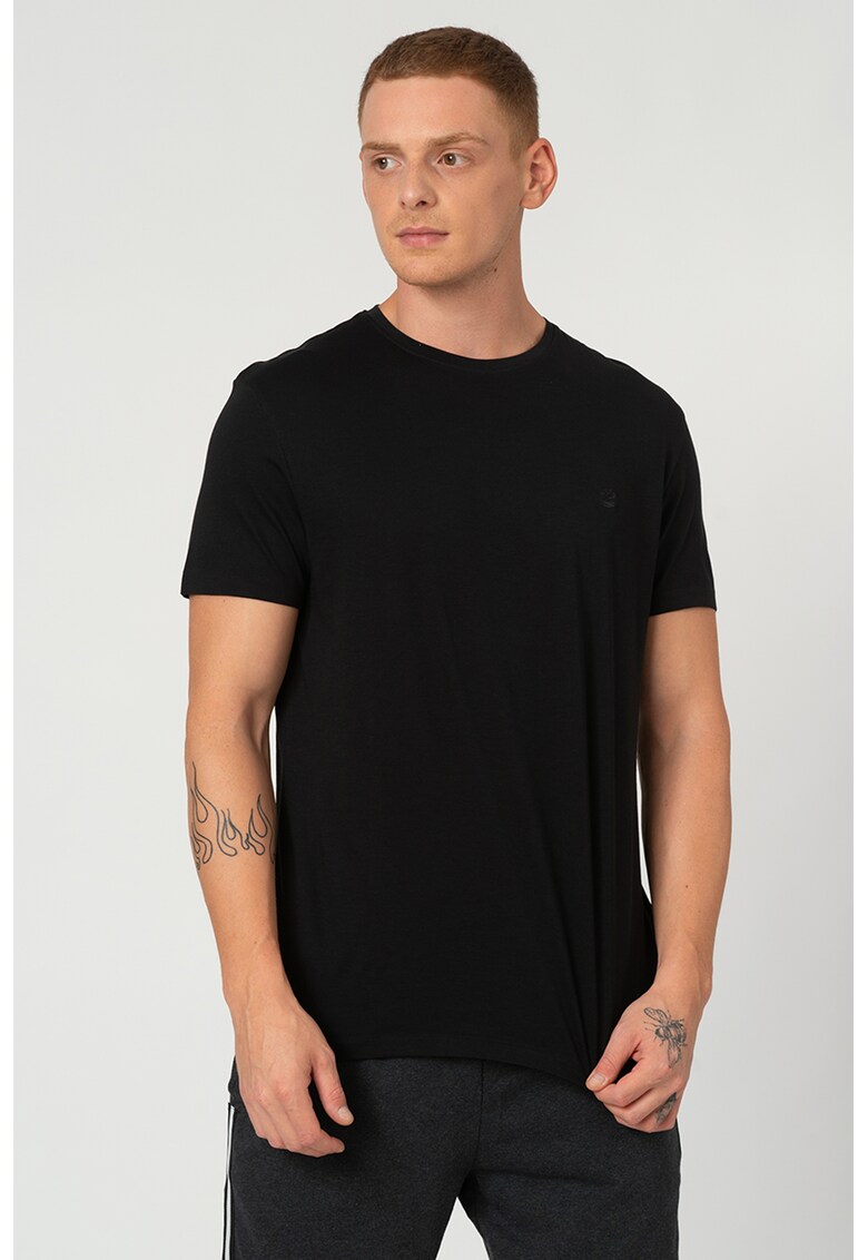 Tricou cu decolteu la baza gatului si detaliu logo