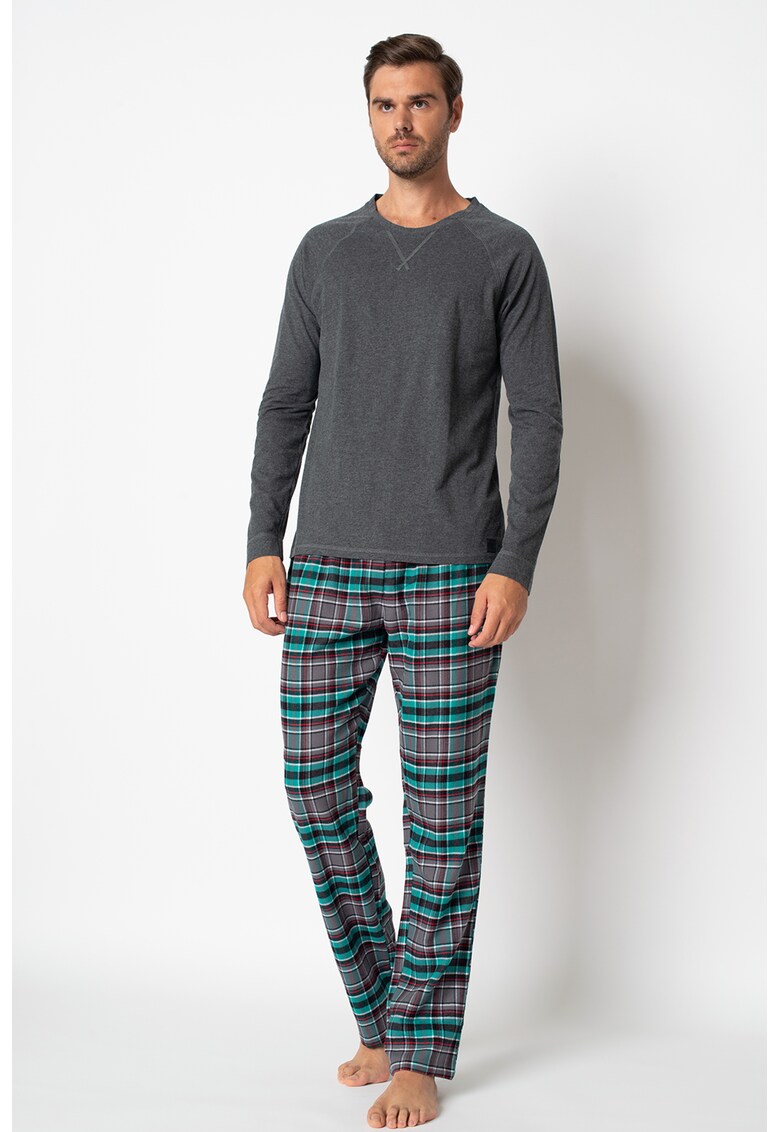 Pantaloni de pijama din flanel in carouri si bluza de bumbac organic