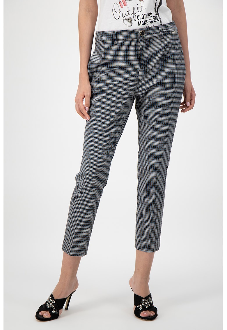 Pantaloni crop in carouri