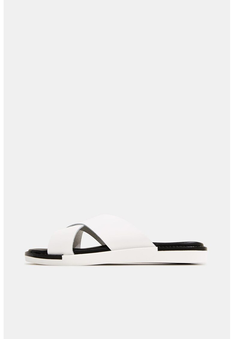 Papuci de piele