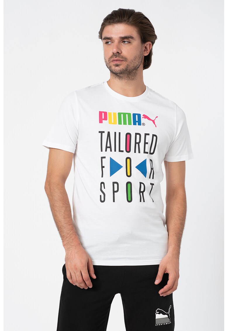 Tricou cu decolteu la baza gatului si imprimeu logo si text