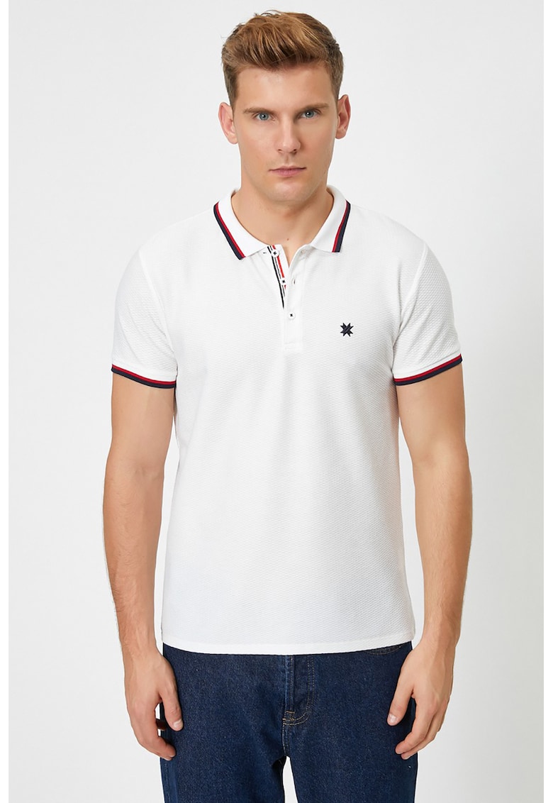 Tricou polo cu broderii