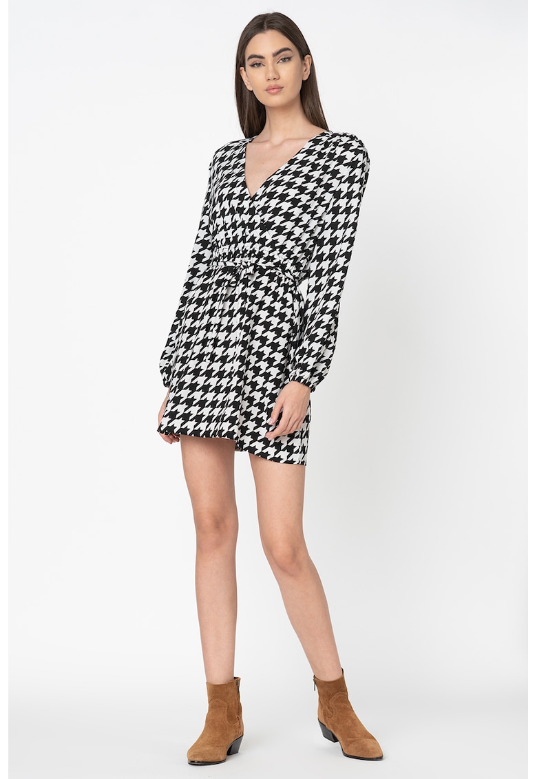 Rochie cu decolteu in V si model houndstooth