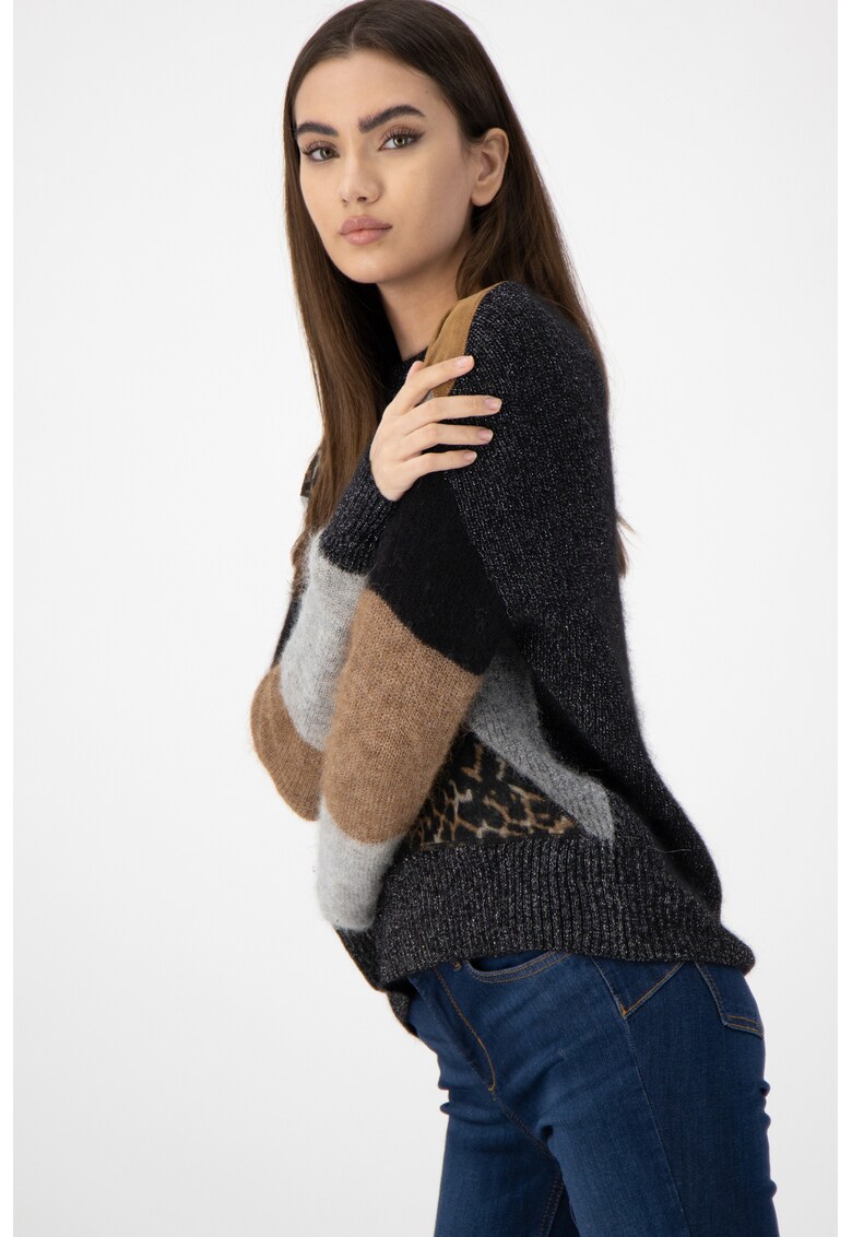 Pulover din amestec de lana - cu garnitura cu animal print