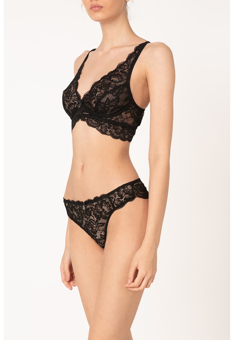 Sutien de dantela cu cupe triunghiulare