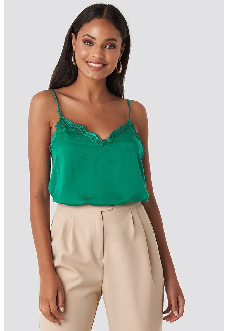 Top de satin cu insertii de dantela Top de satin cu insertii de dantela