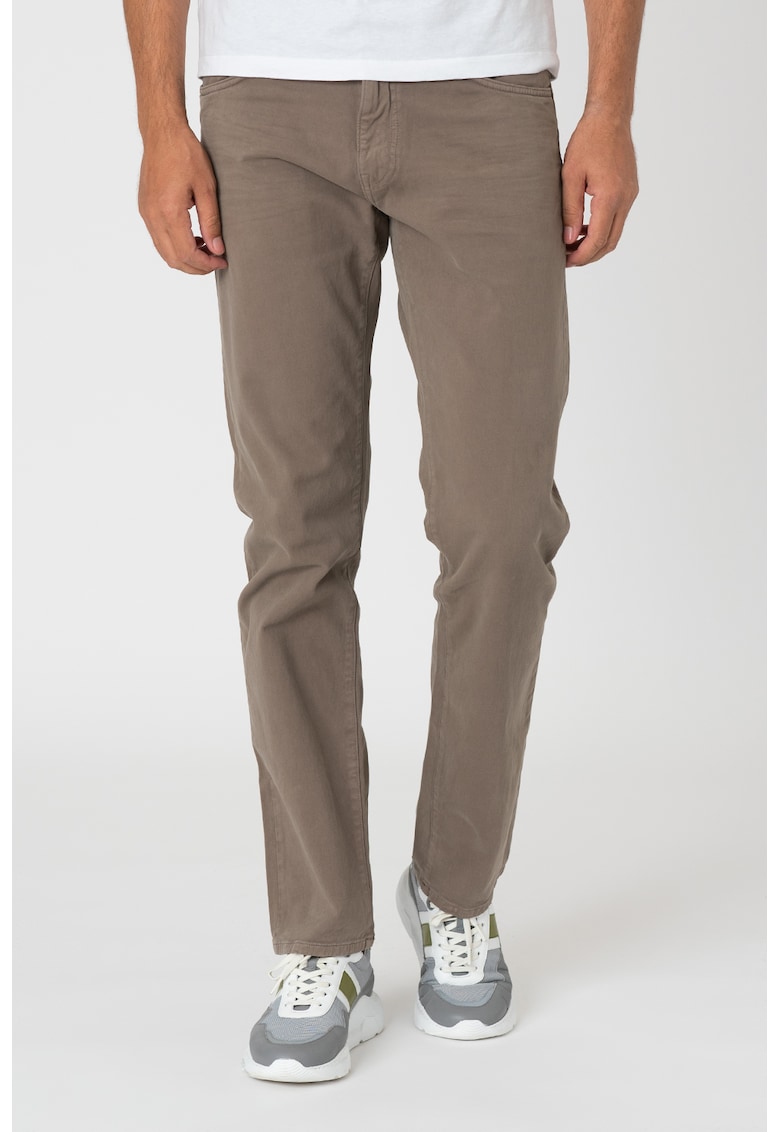 Pantaloni drepti