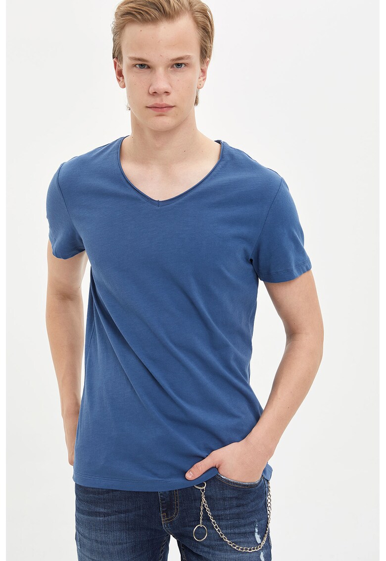 Tricou slim fit cu decolteu in V